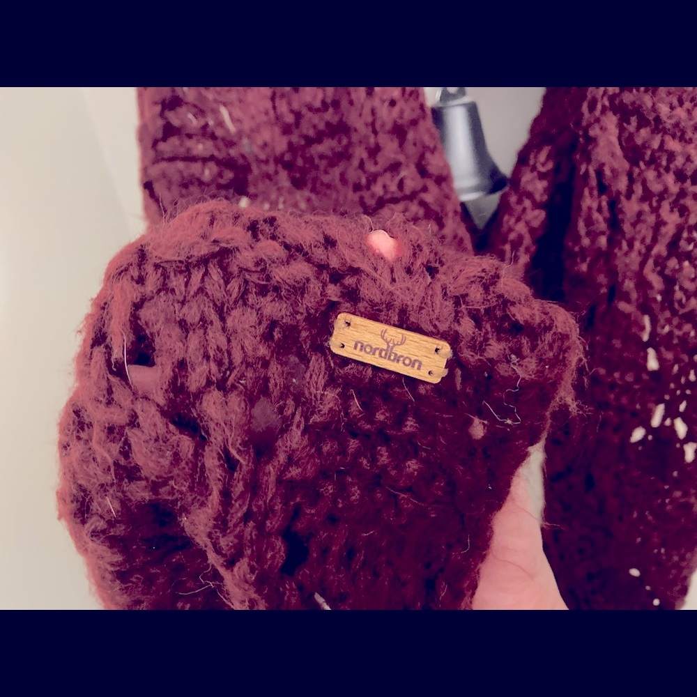 (4/$14) Nordbron | Burgundy Knit Winter Scarf🧣 - Picture 2 of 3